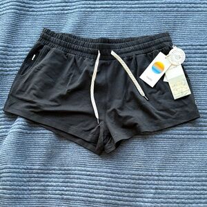 Vuori Halo Performance Shorts (Black Heather / L)
